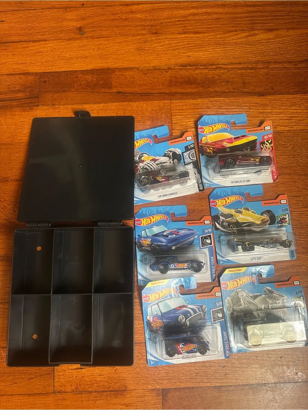 Hot Wheels Cars Lot 7 Bundle & Car Case 6